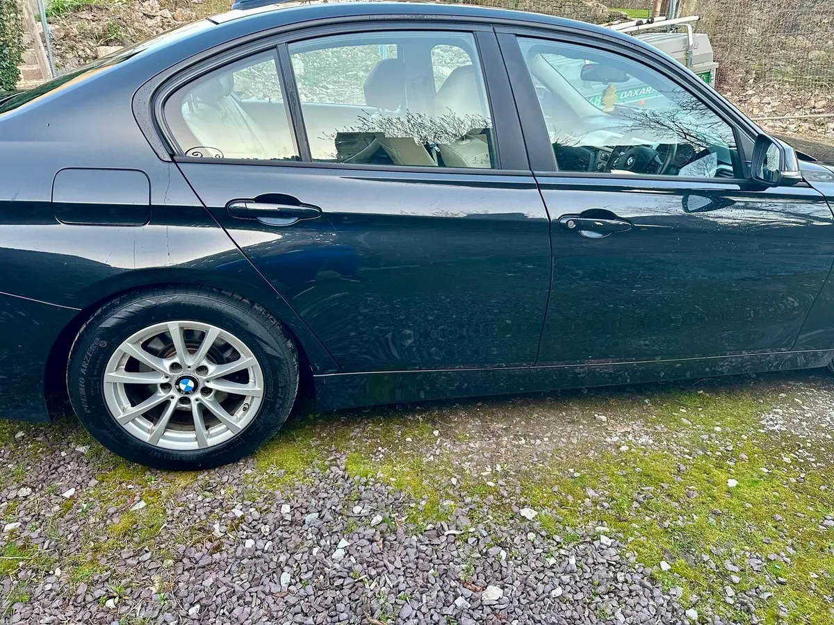 BMW 3-Series 2015 - Image 4