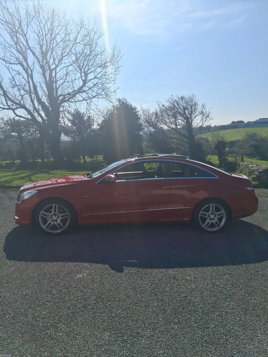 Mercedes-Benz E-Class 2011 - Image 1