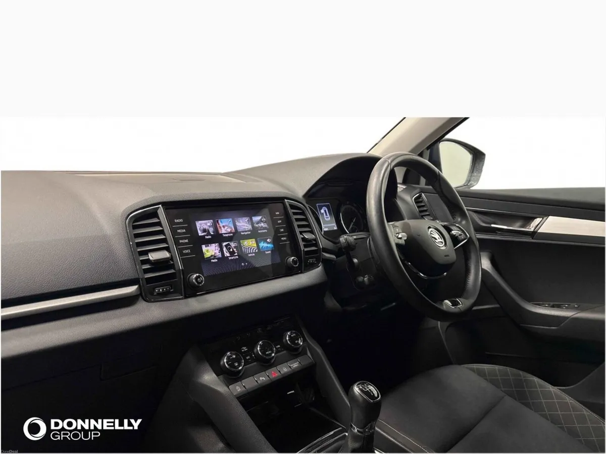 Skoda KAROQ Estate SE Technology - Image 2