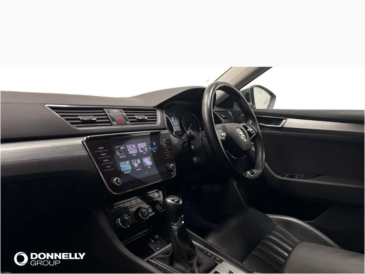 Skoda SUPERB Diesel Hatchback SE Technology - Image 2