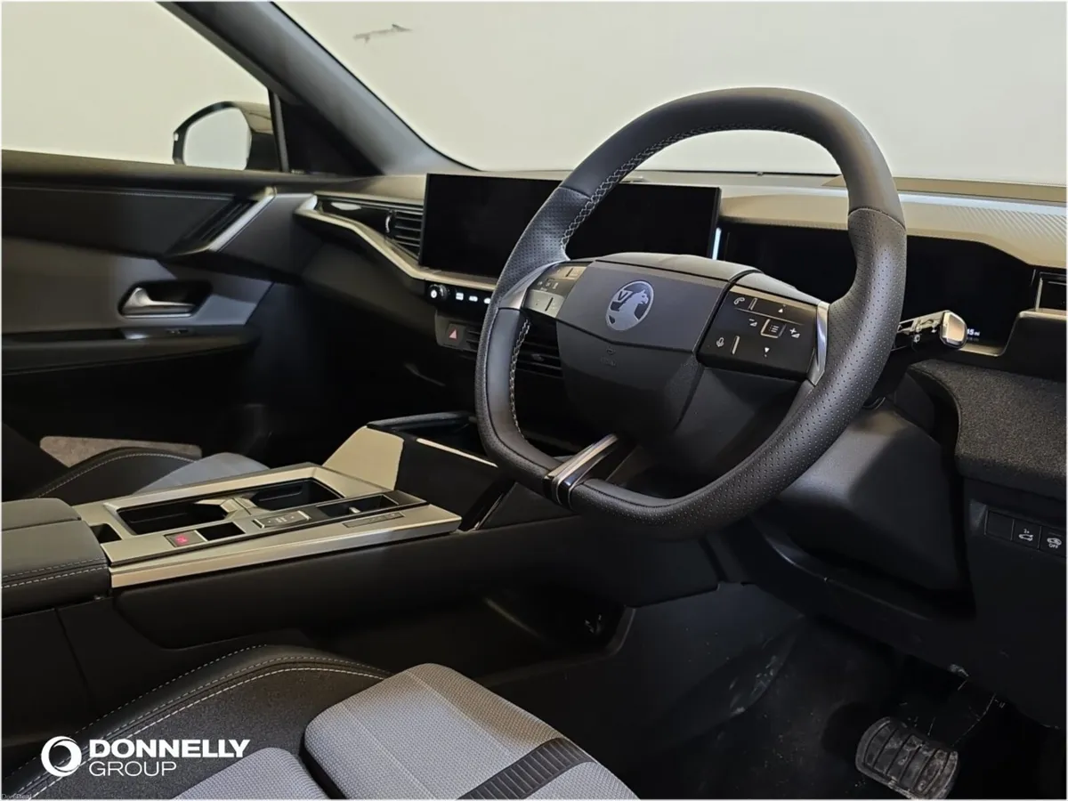 Vauxhall Grandland Electric Hatchback Ultimate - Image 4