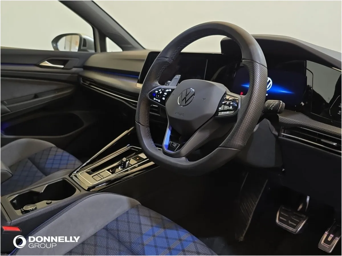 Volkswagen Golf Hatchback R - Image 4