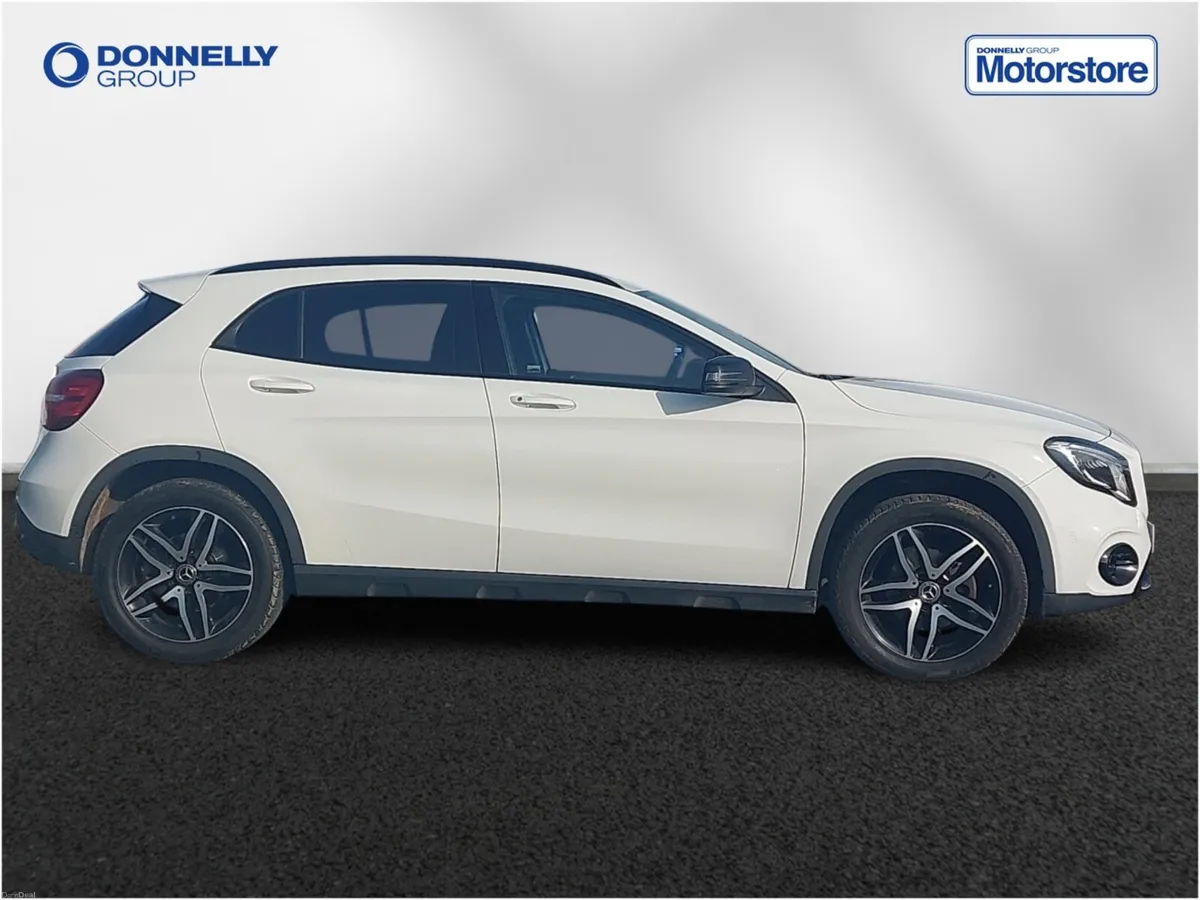 Mercedes-Benz GLA Class Gla Hatchback Urban Editio - Image 2