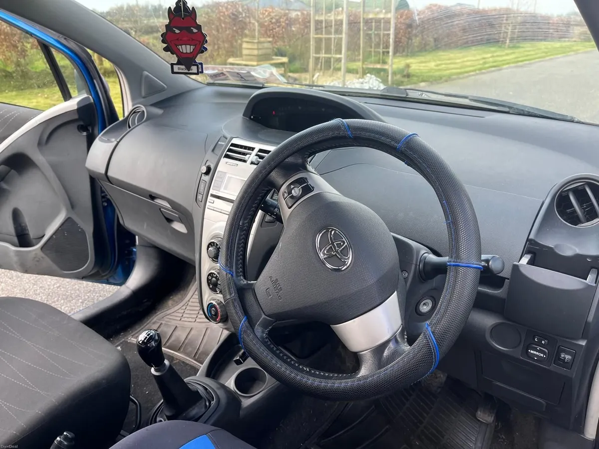 Toyota Yaris 2006 - Image 3