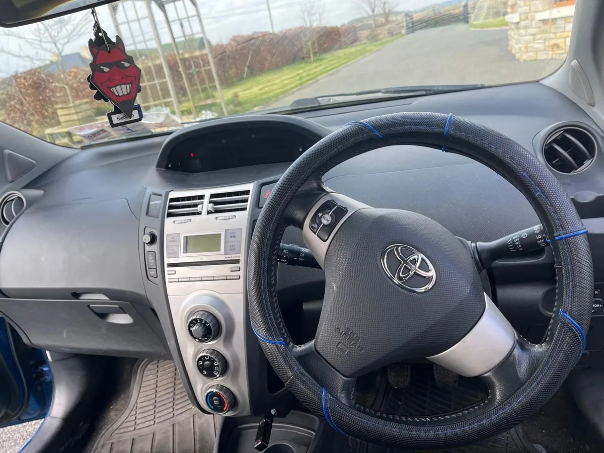 Toyota Yaris 2006 - Image 4