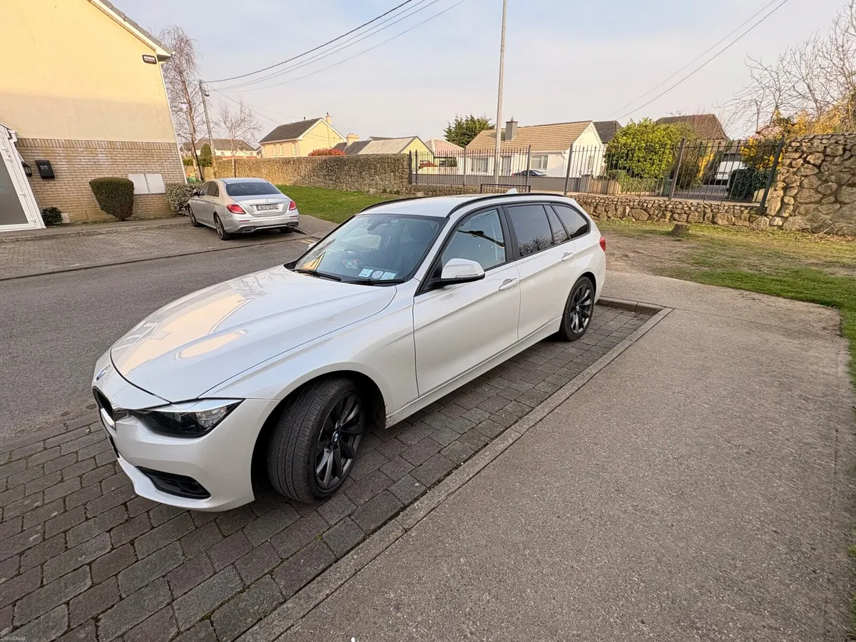 BMW 3-Series 2016 - Image 3