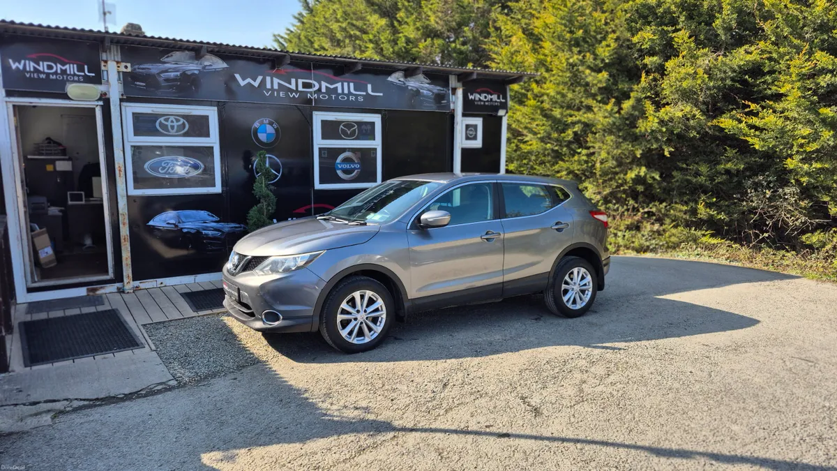 Nissan Qashqai 1.5 DSL SV CONNECT 4DR - Image 2