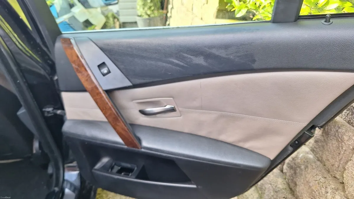 BMW 5-Series 2007 - Image 2