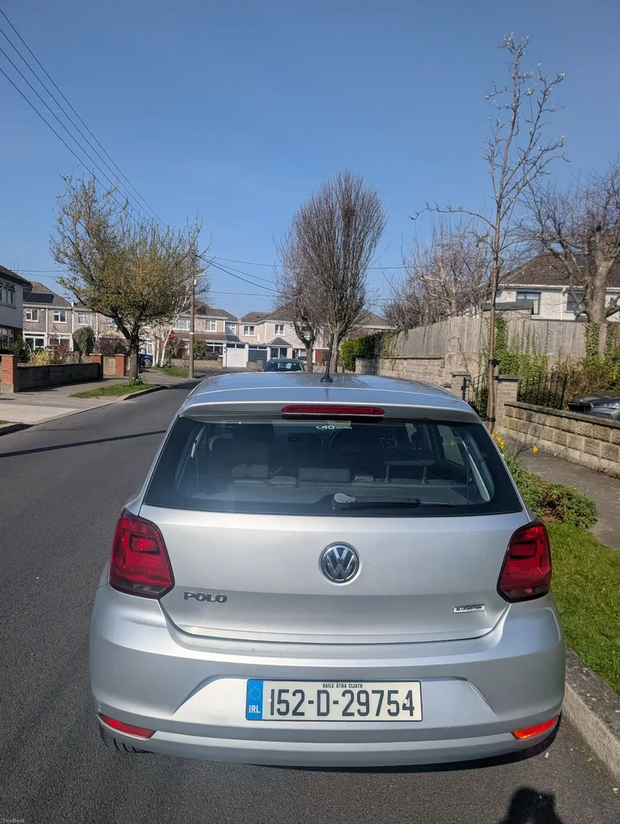 Volkswagen Polo 2015 - Image 2