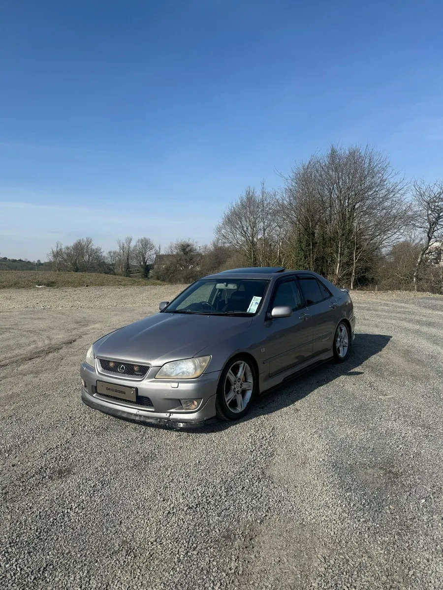 04 le is200 - Image 4