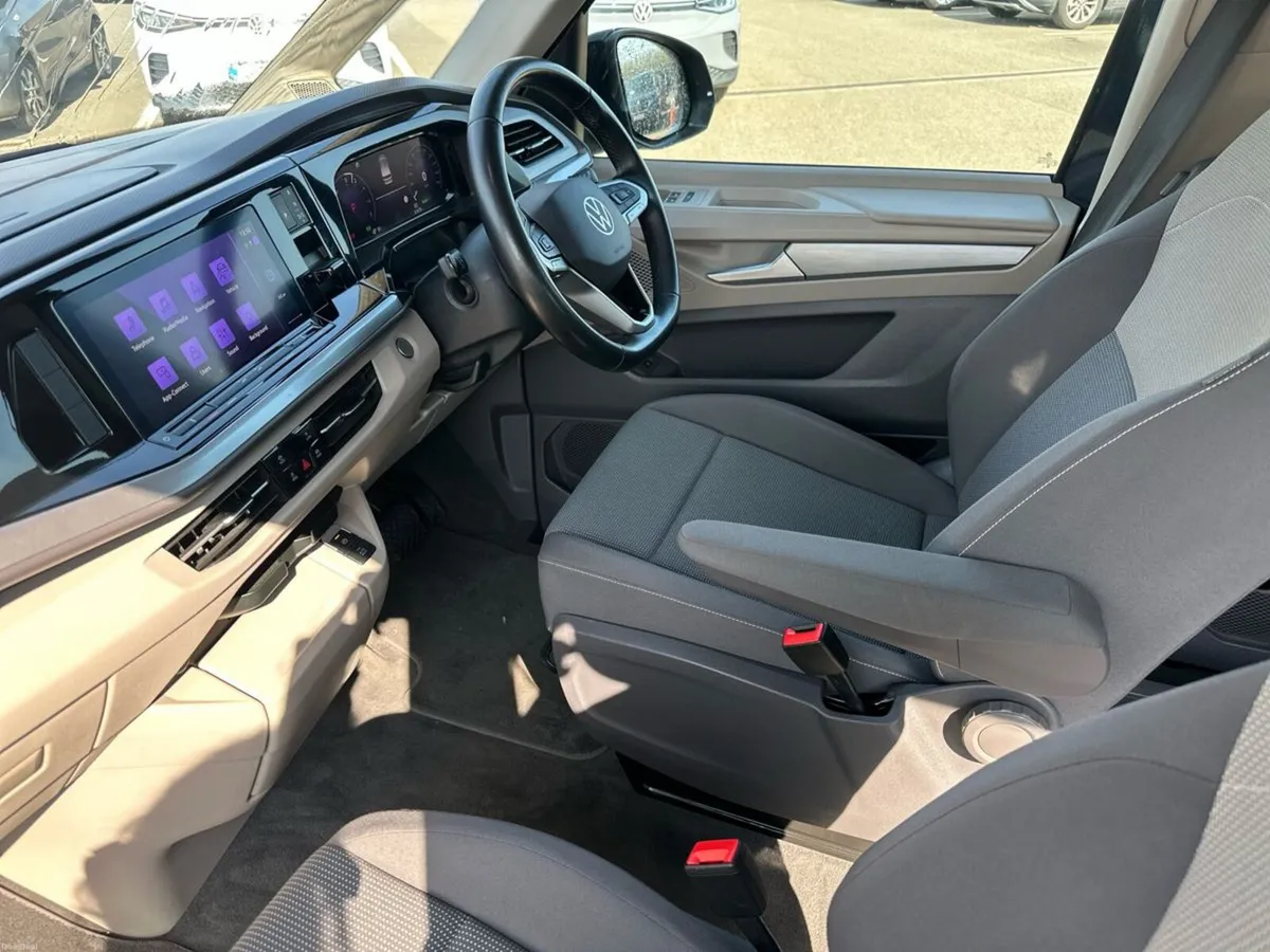 Volkswagen Multivan LIFE 1.4TSI PHEV 218HP AUTO - Image 3