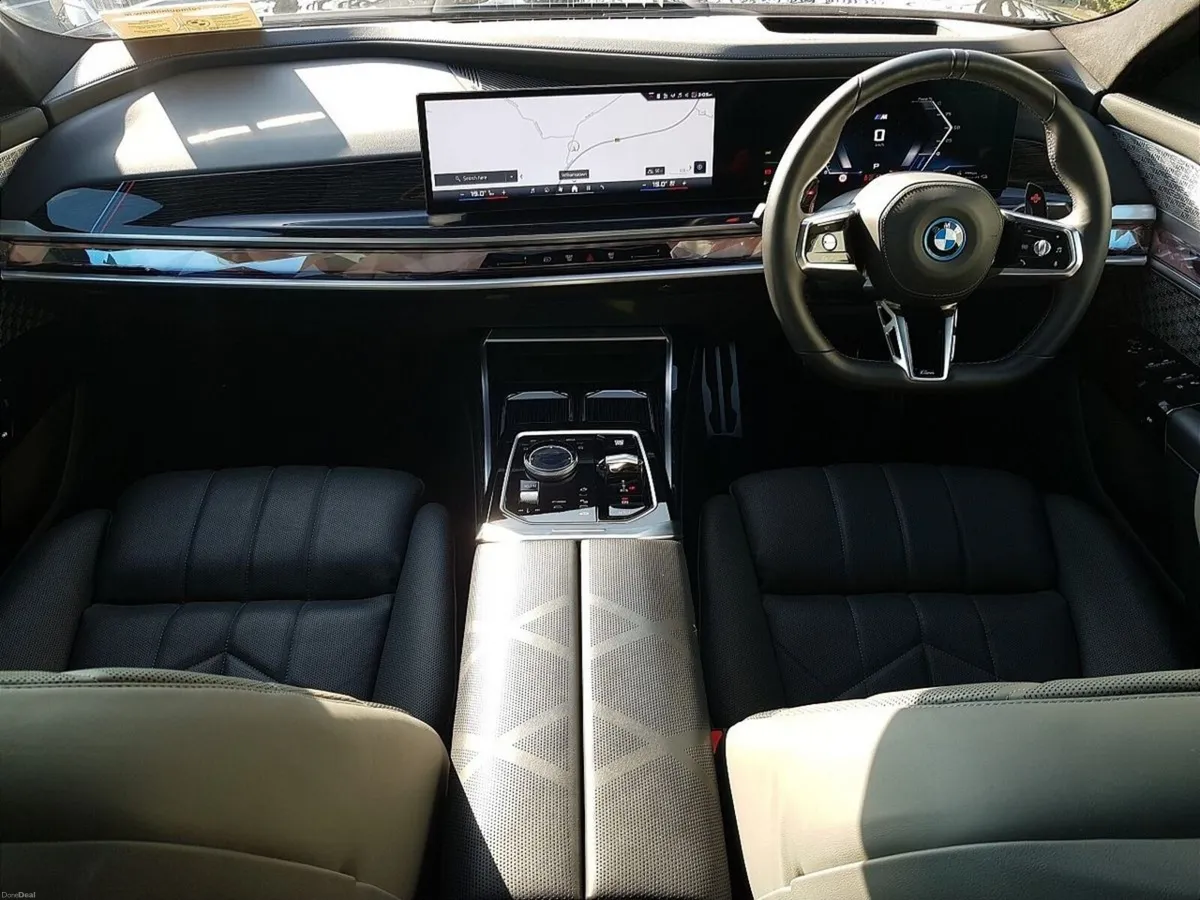 BMW 7-Series M760e xDrive - Image 4