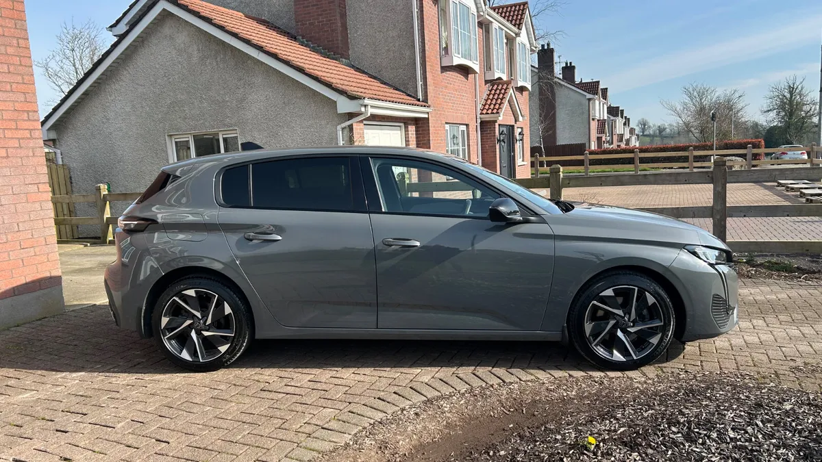 Peugeot 308 1.5 hdi Automatic - Image 2