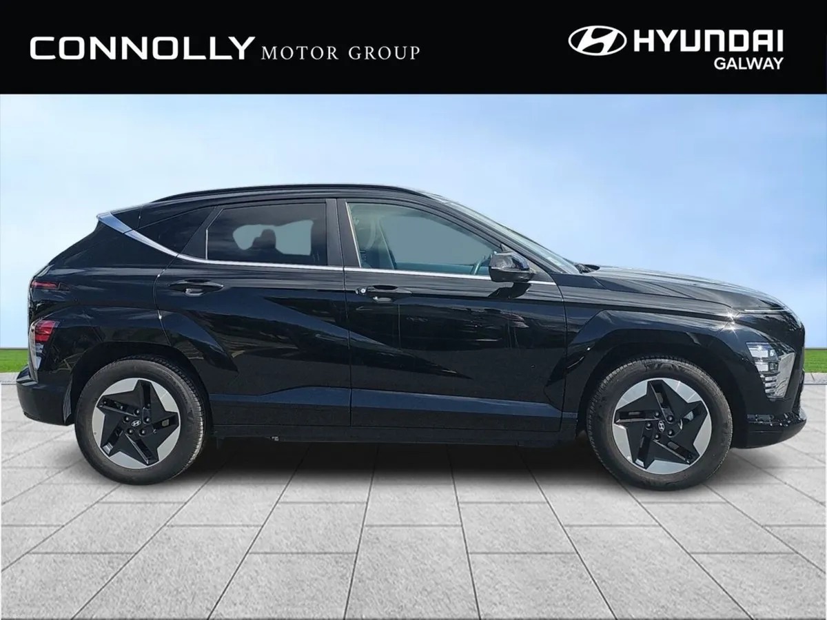 Hyundai KONA EV Platinum 65kWh ** DEMO SALE ** - € - Image 3