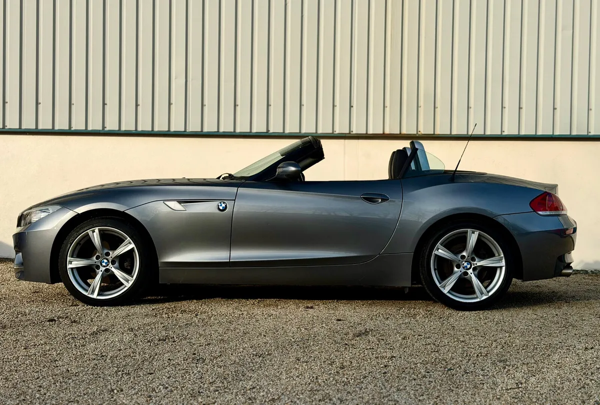 2012 BMW Z4 Convertible - Image 3