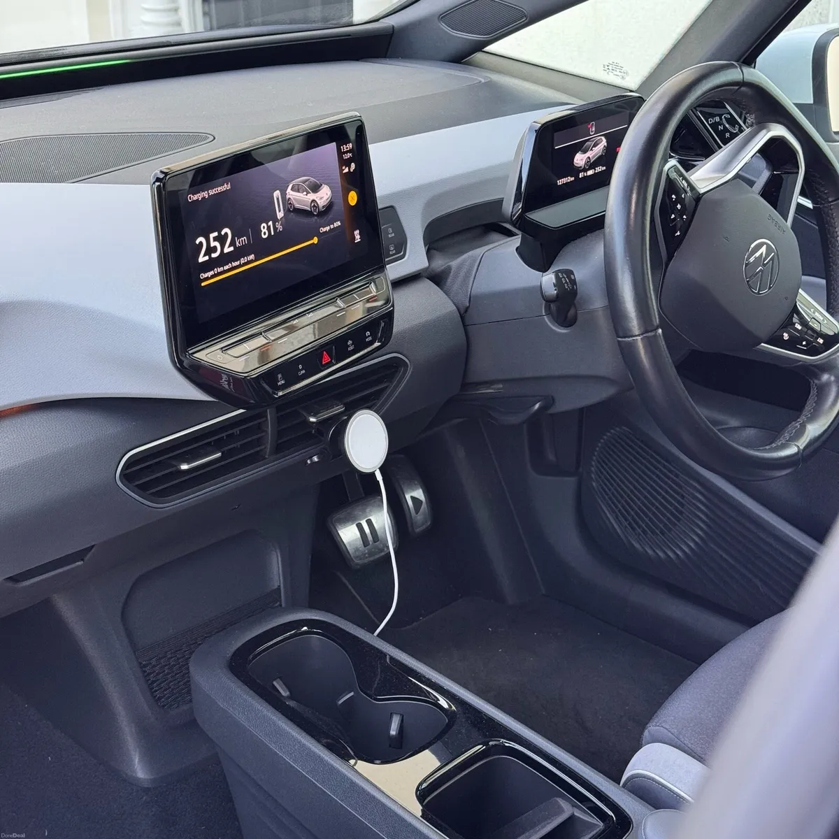 VOLKSWAGEN iD.3 PRO - Image 4