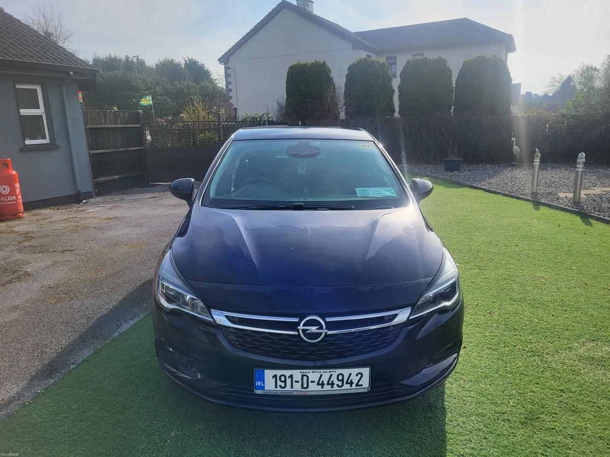 Opel Astra 2019 - Image 1