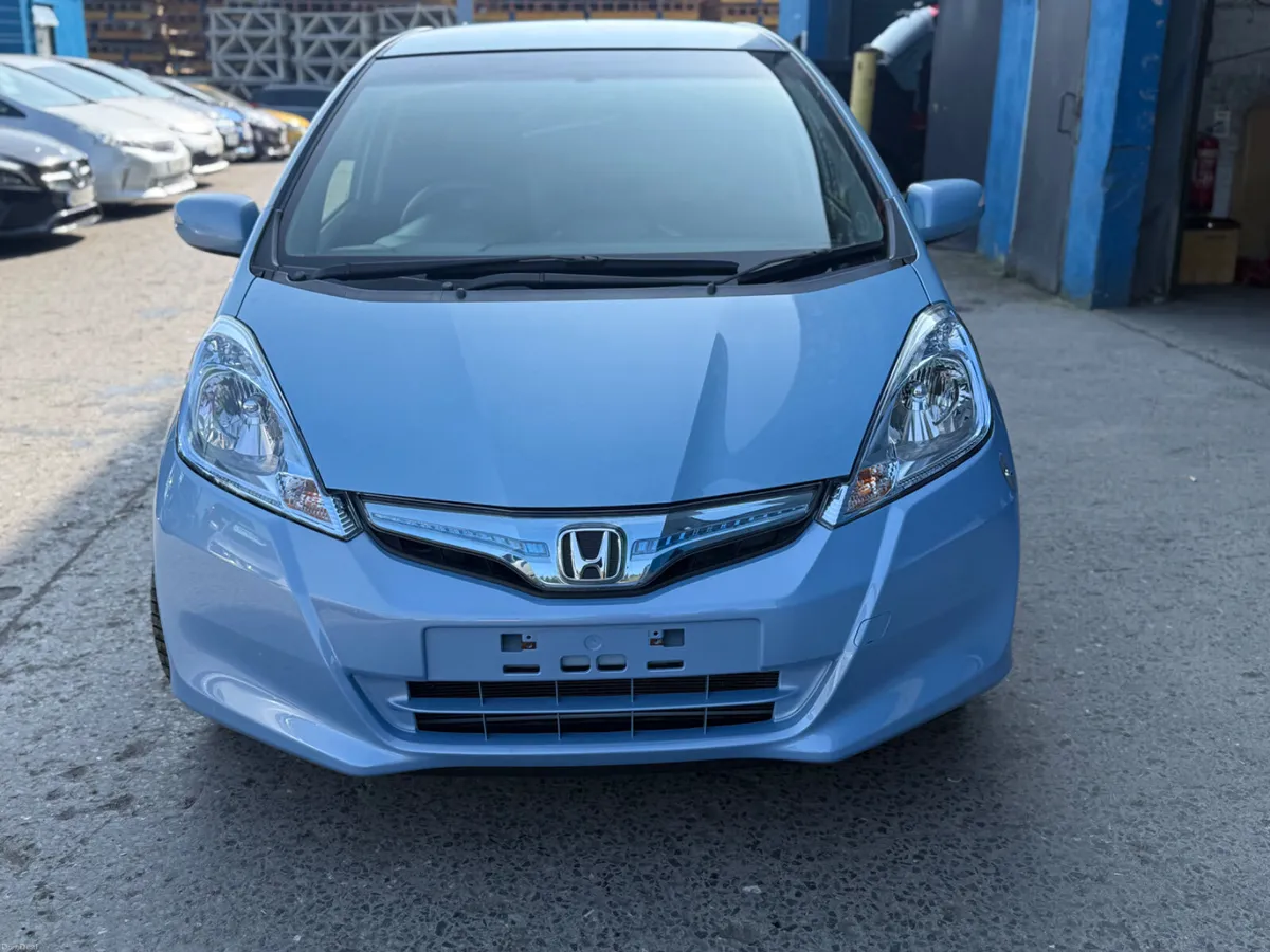 2012 Honda Fit Hybrid Auto/ Luxury trim - Image 2