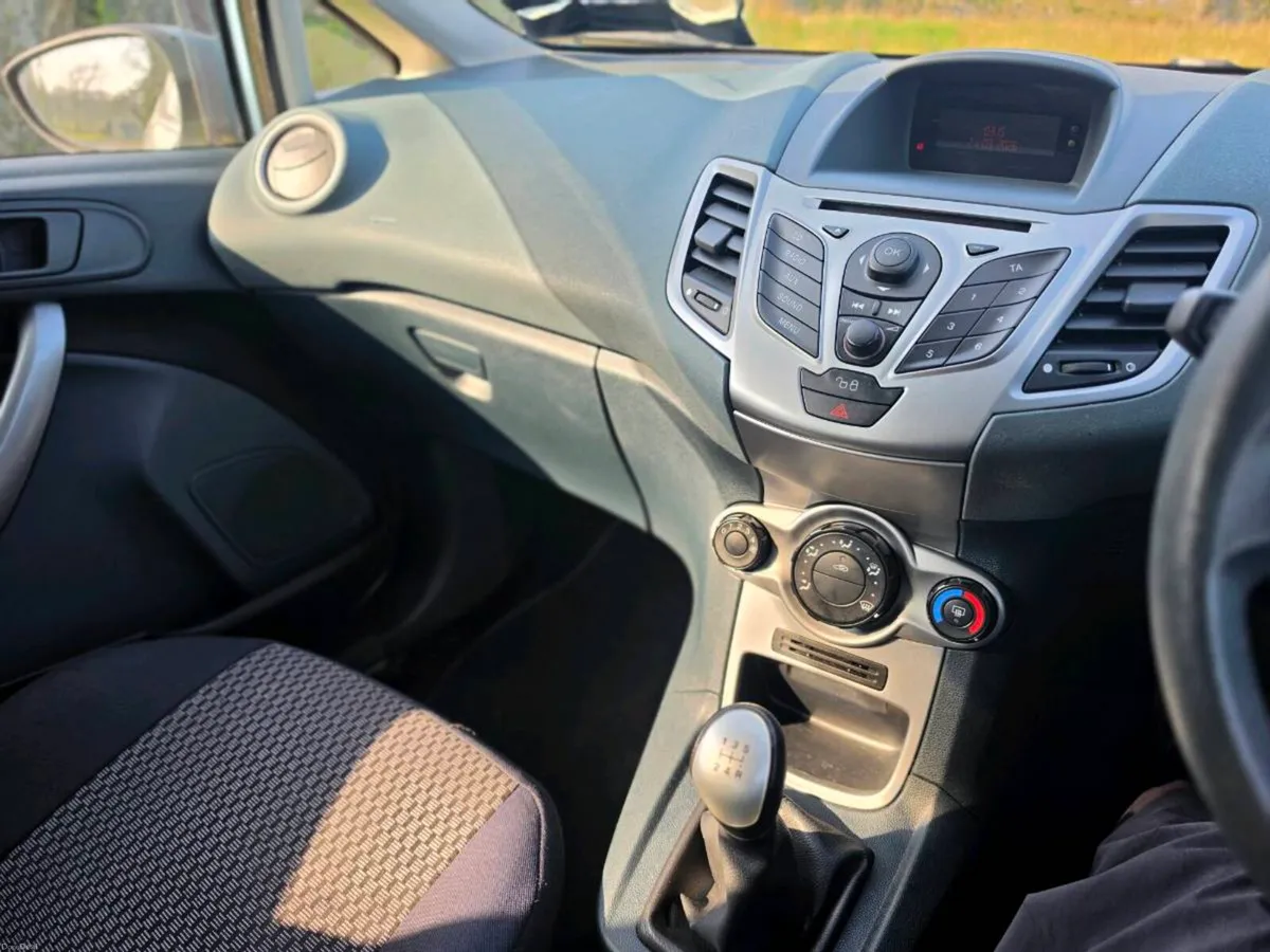 Ford fiesta - Image 3
