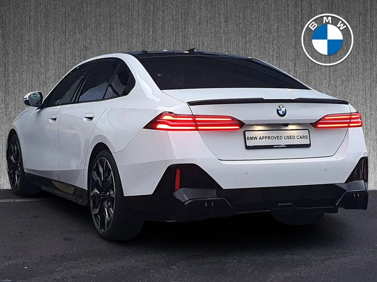 BMW 5-Series 520i M Sport Pro Saloon - Image 3