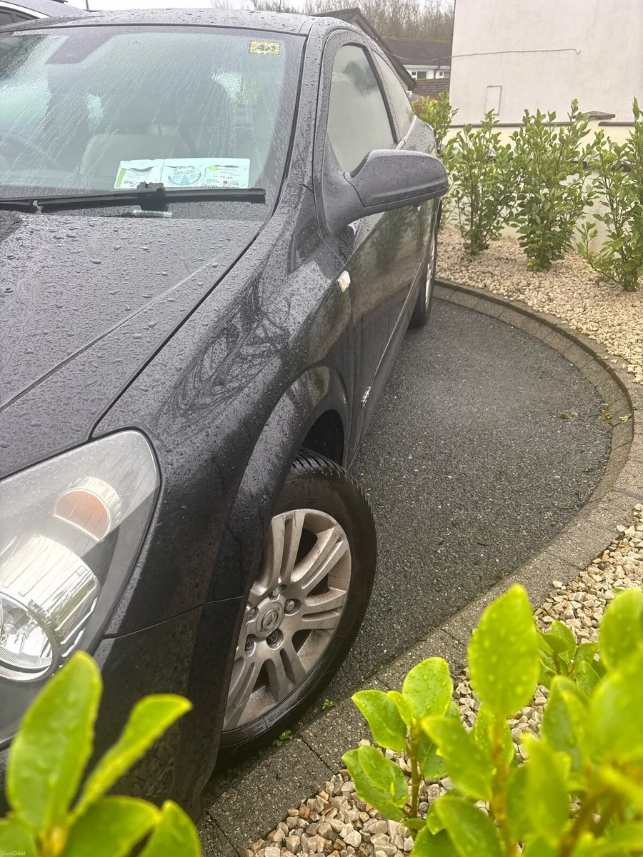 Opel Astra GTC - Image 2