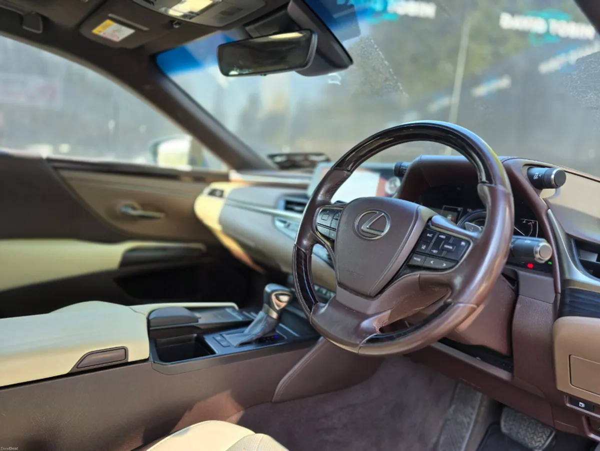 Lexus ES 2.5 PETROL HYBRID LUXURY AUTO - Image 2