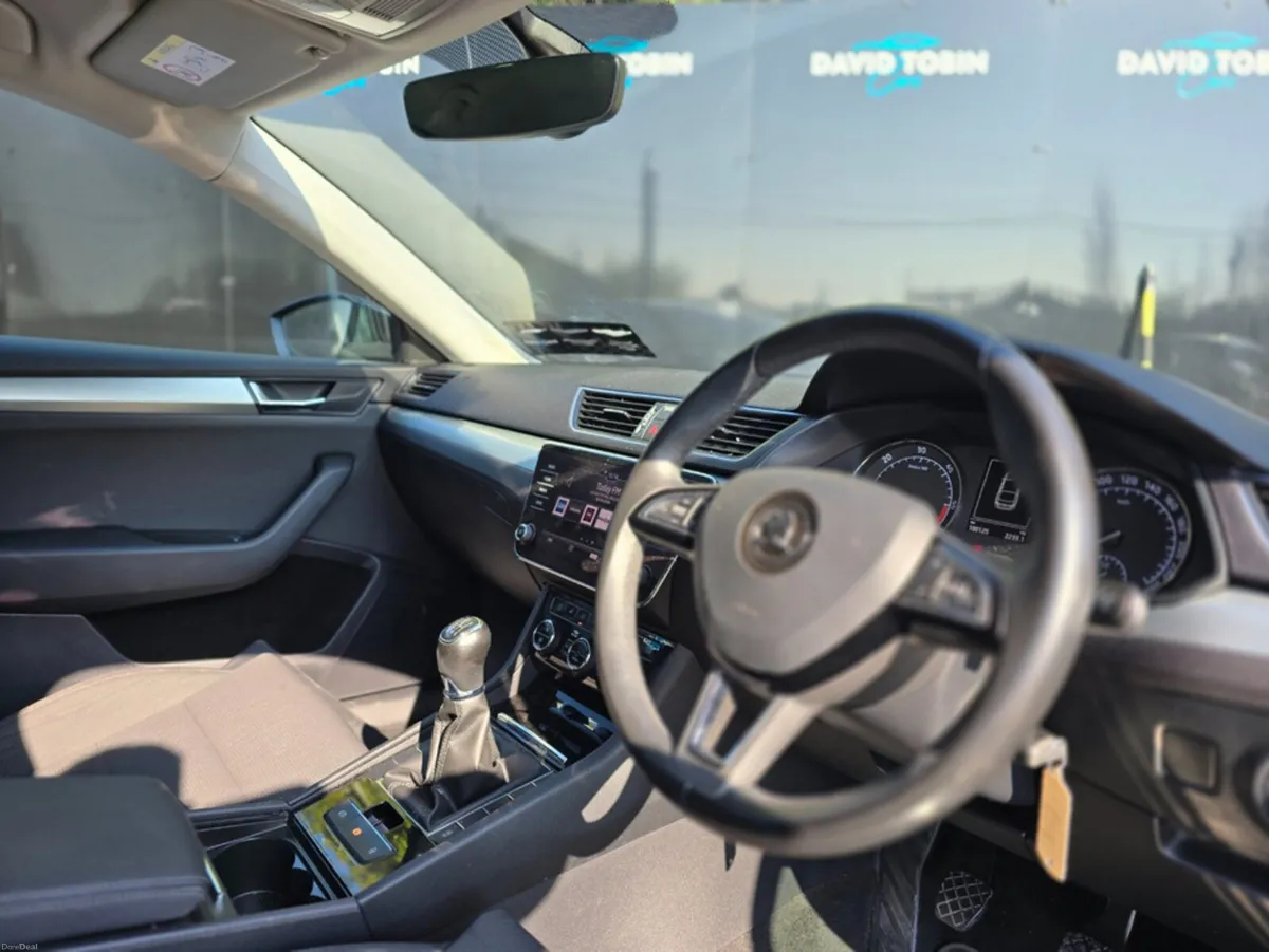 Skoda Superb AMBITION 1.6 TDI 120BHP 4DR - Image 2