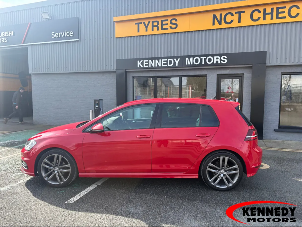 Volkswagen Golf HIGHLINE 1.2 TSI MANUAL 6SPEED FWD - Image 4