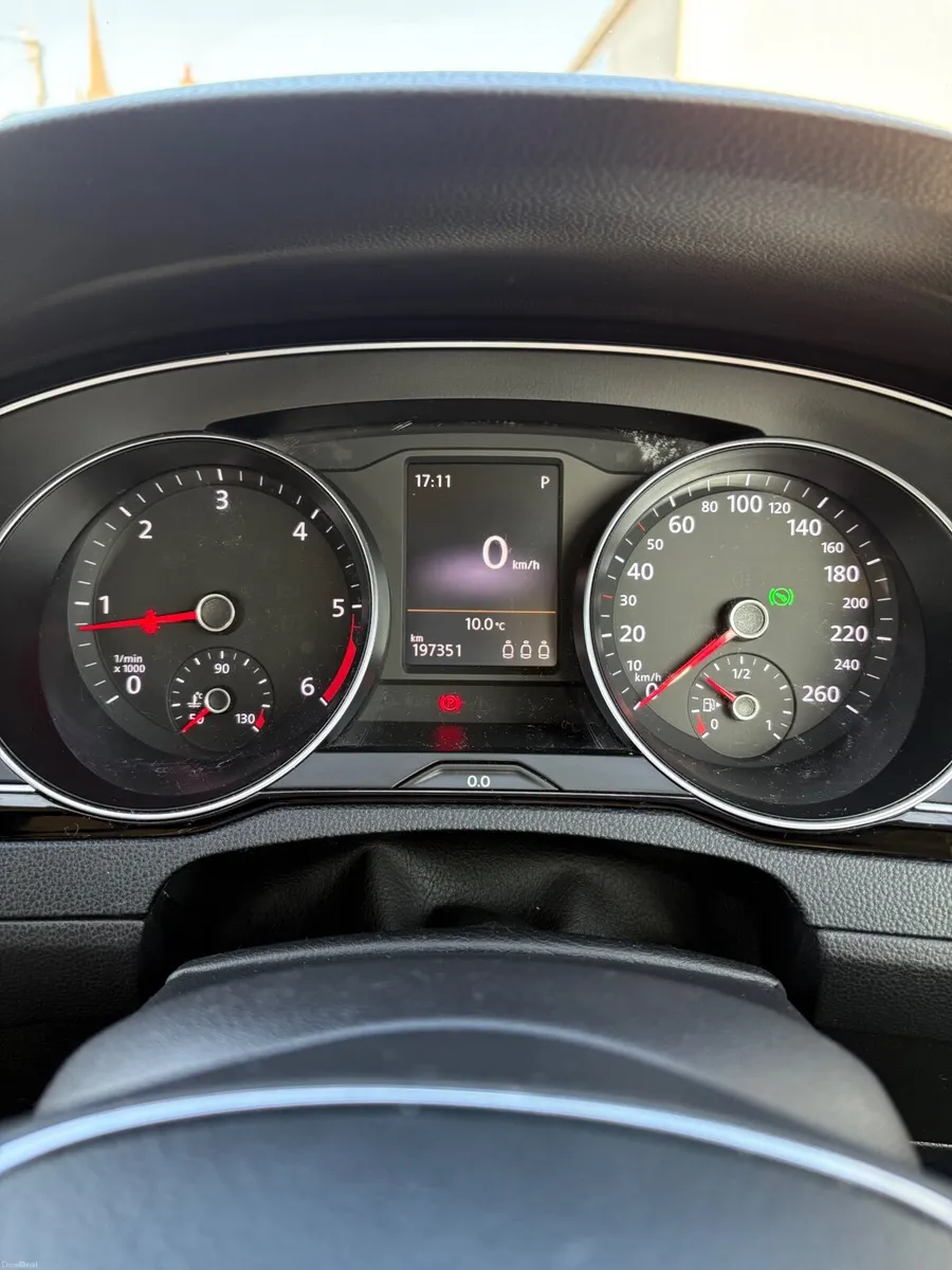 Volkswagen Passat 2015 *AUTOMATIC* - Image 3