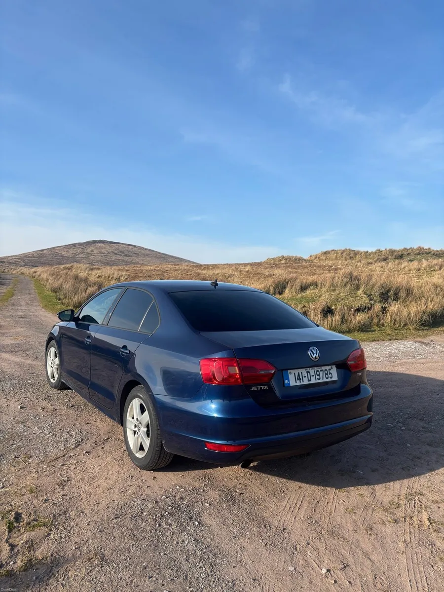 Volkswagen Jetta - Image 2