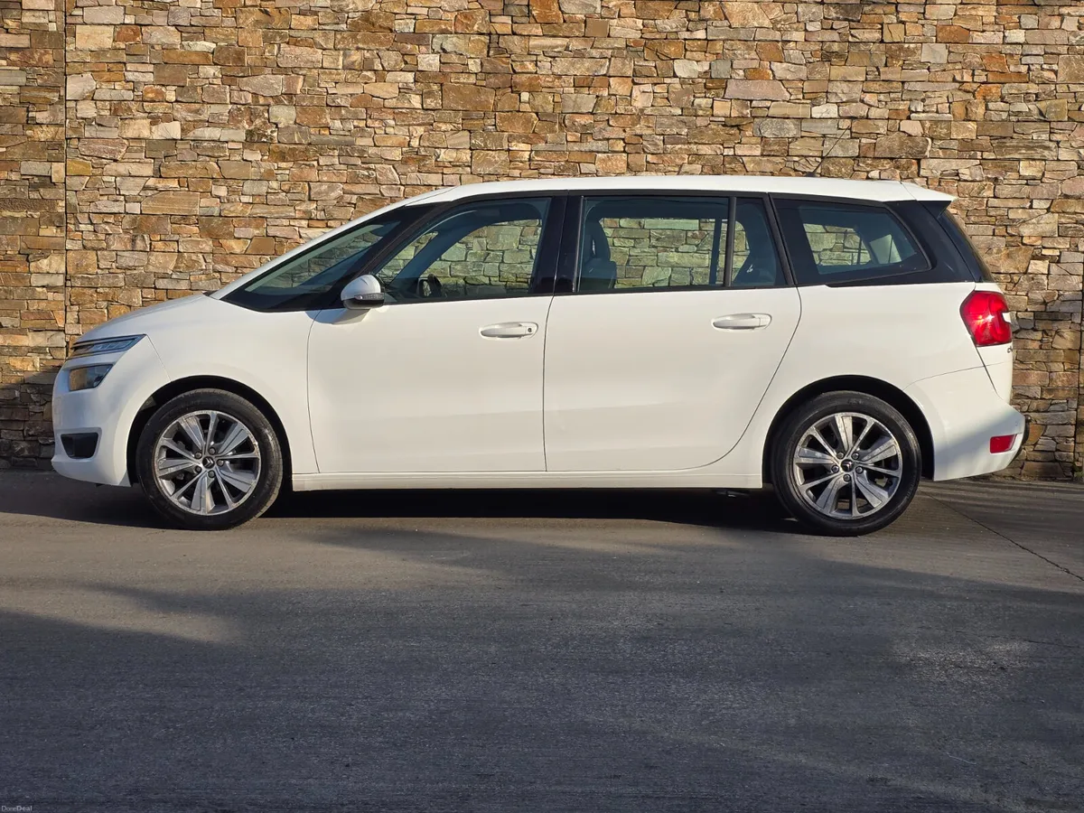 151 Citroen C4 Grand Picasso  7 Seats - Image 4