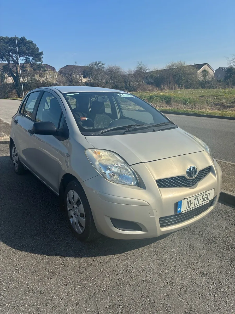 2010 Toyota Yaris ONE OWNER - Image 1