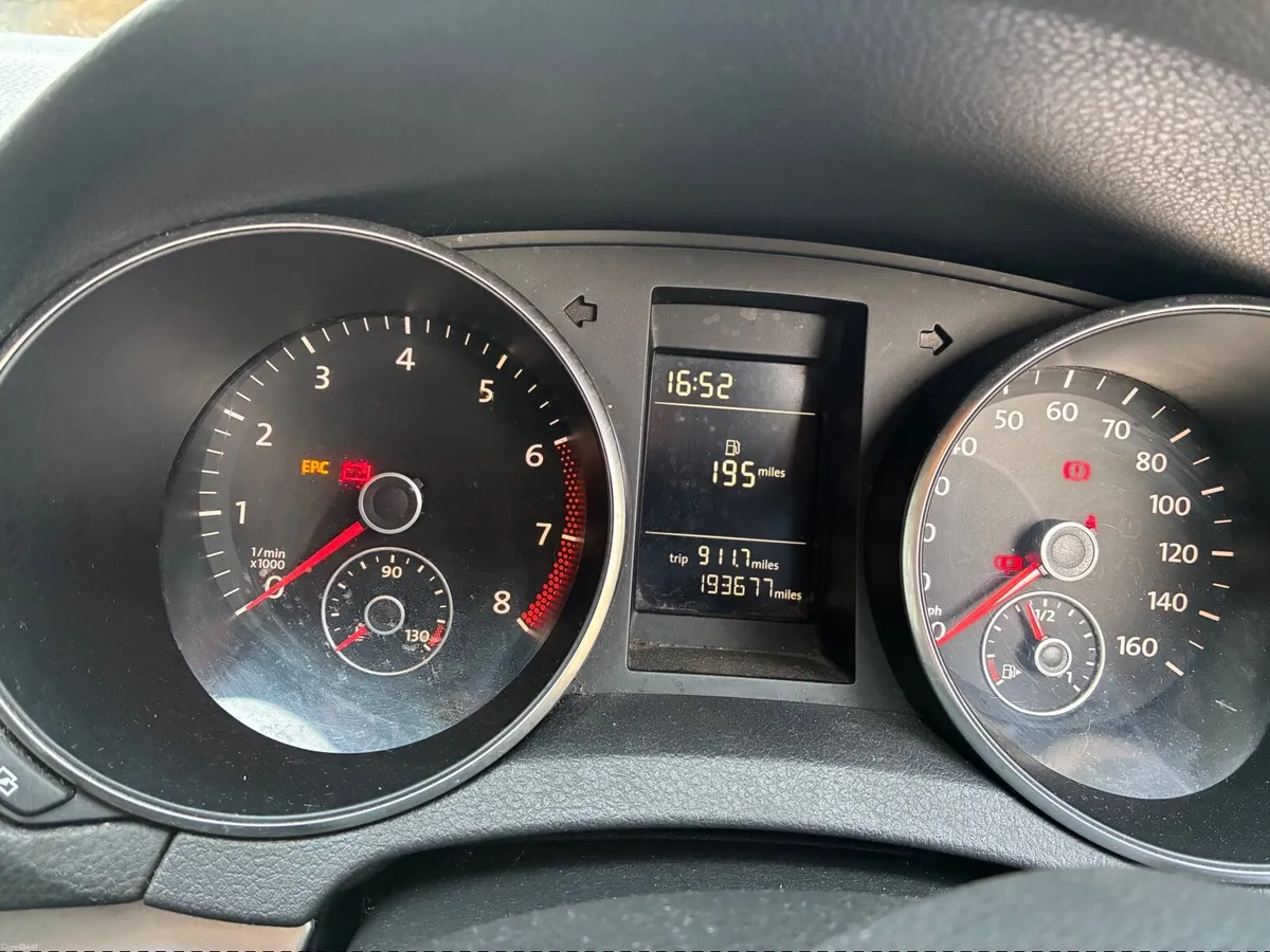 Volkswagen Golf 2009 - Image 2