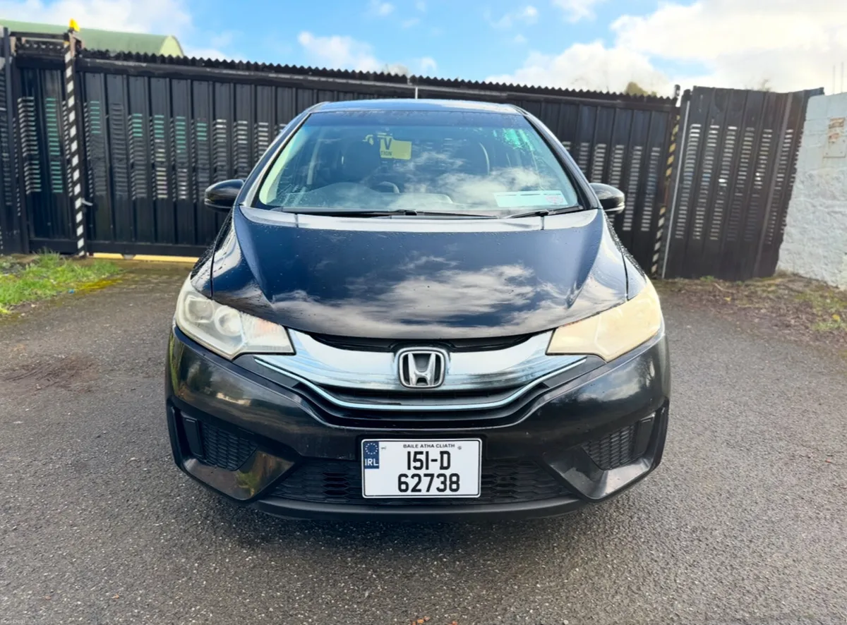 2015 HONDA FIT. LOW MILEAGE. NEW NCT. AUTO 1.5L - Image 2