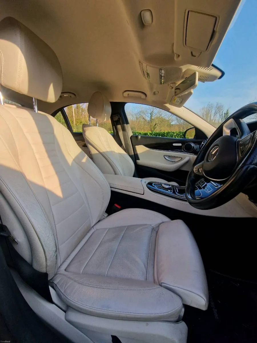 2017 E200 AUTOMATIC BEIGE LEATHER - Image 3