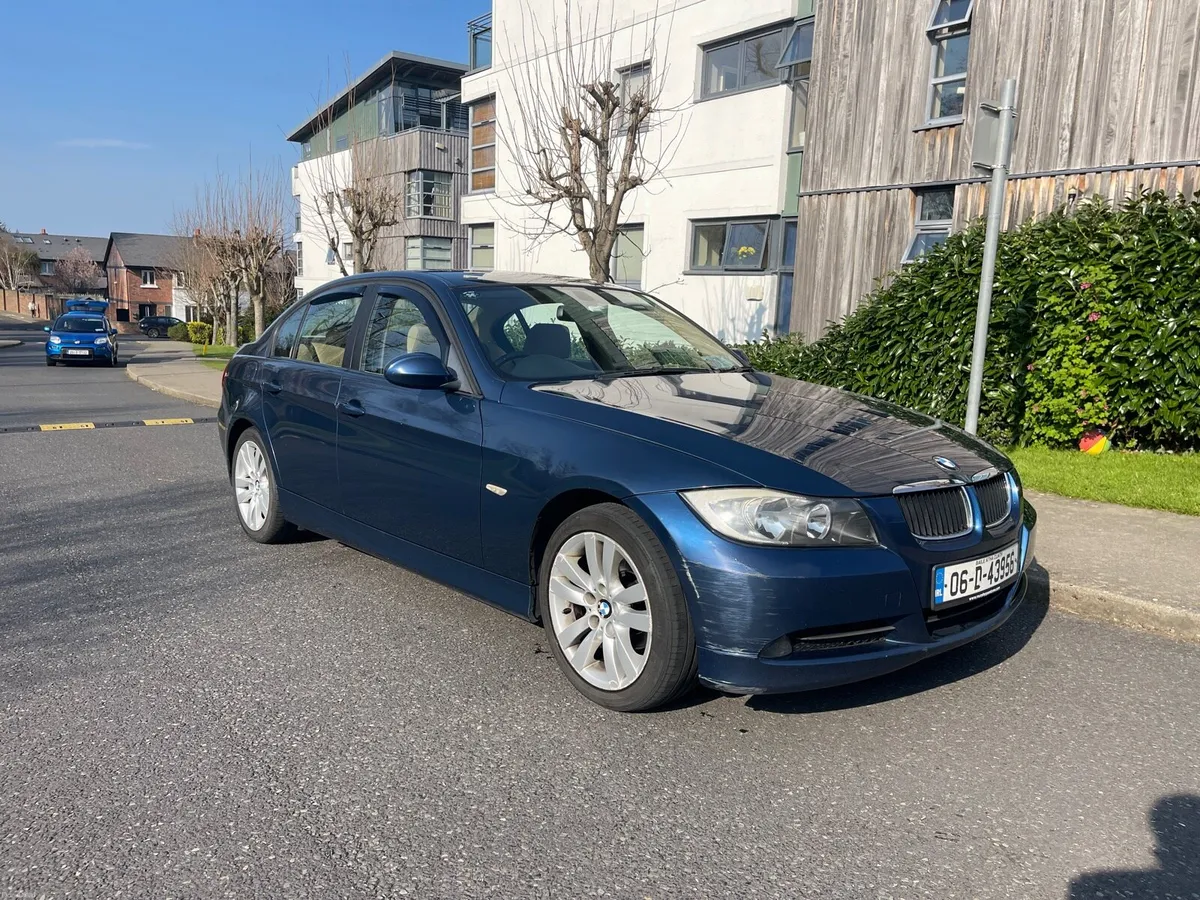 BMW 320i 2006 - Image 2