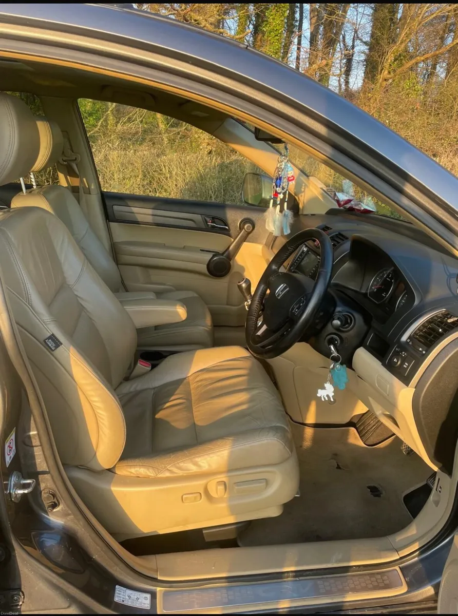 Honda CR-V 2011 - Image 2