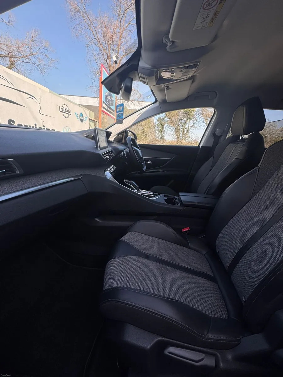 191 Peugeot 3008 1.2 130bhp Auto Allure Low Miles - Image 4