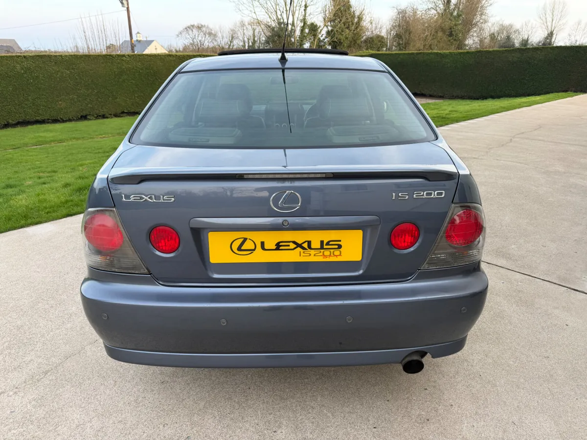 2005 LEXUS IS200 SE | BLACK LTH | NAV | SUNROOF - Image 4