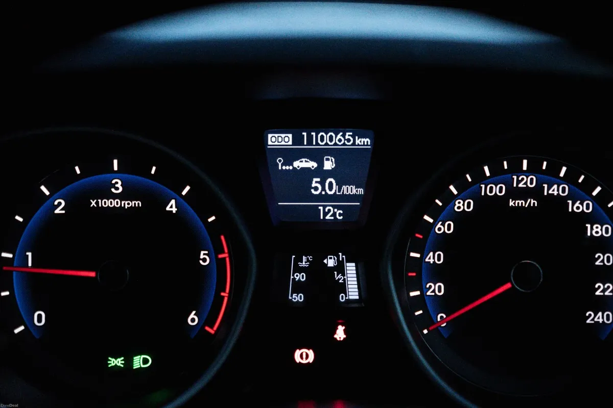 Hyundai i30 1.4 CRDi 110,000km New Tyres NCT 09/26 - Image 3