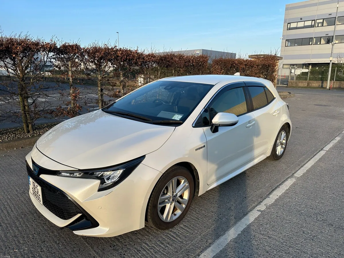 Toyota corolla sport - Image 3