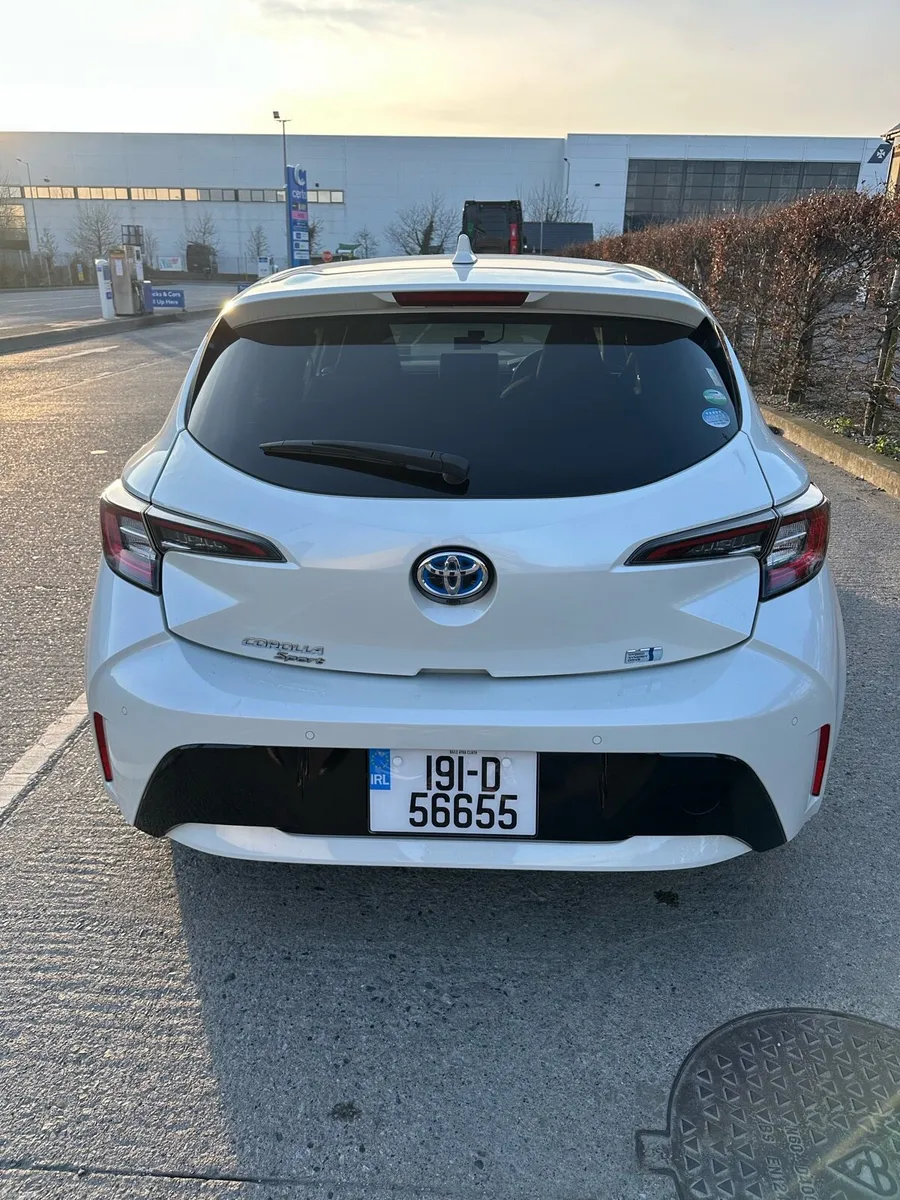 Toyota corolla sport - Image 4