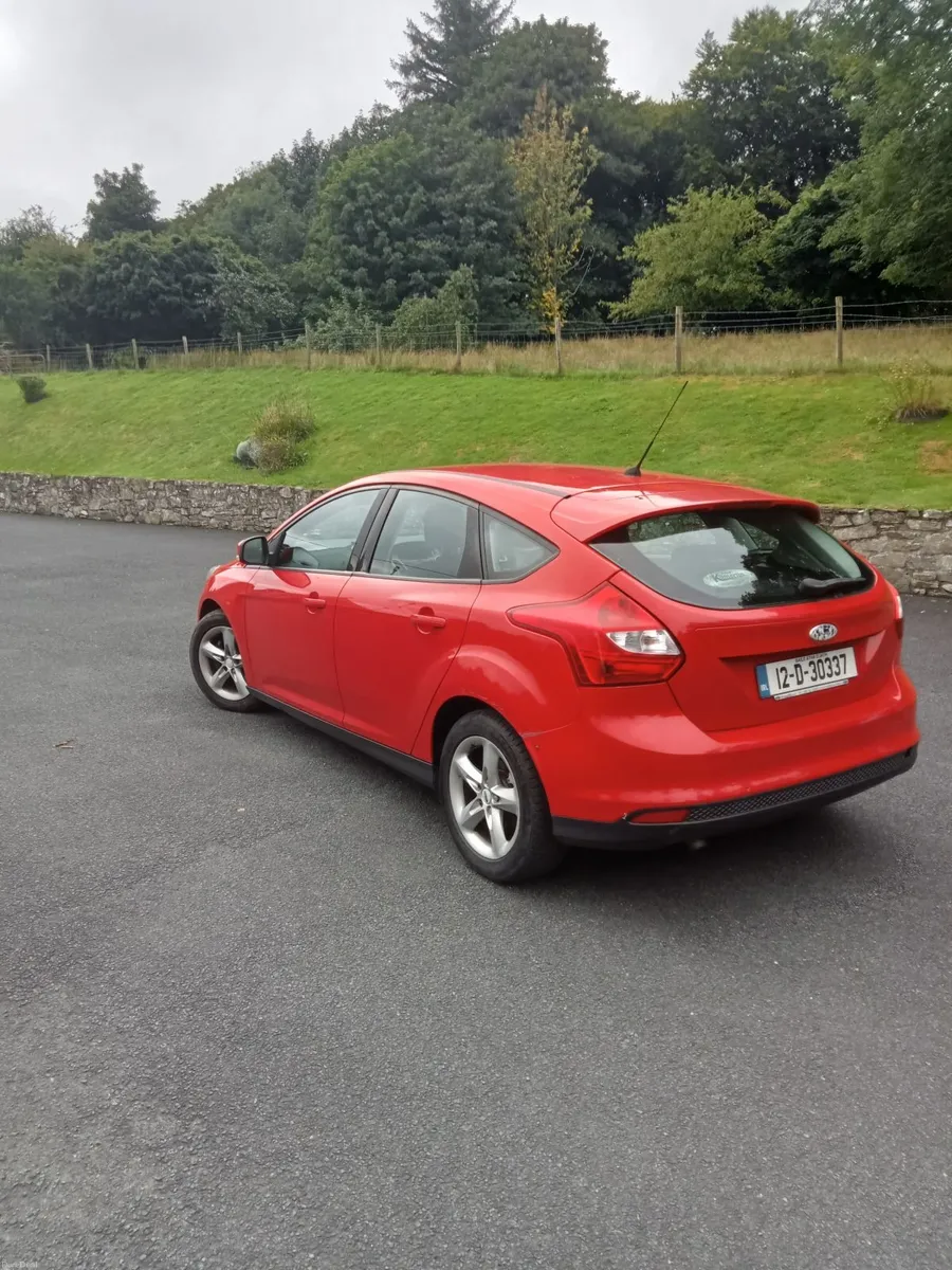 Ford Focus 2012 - Image 2