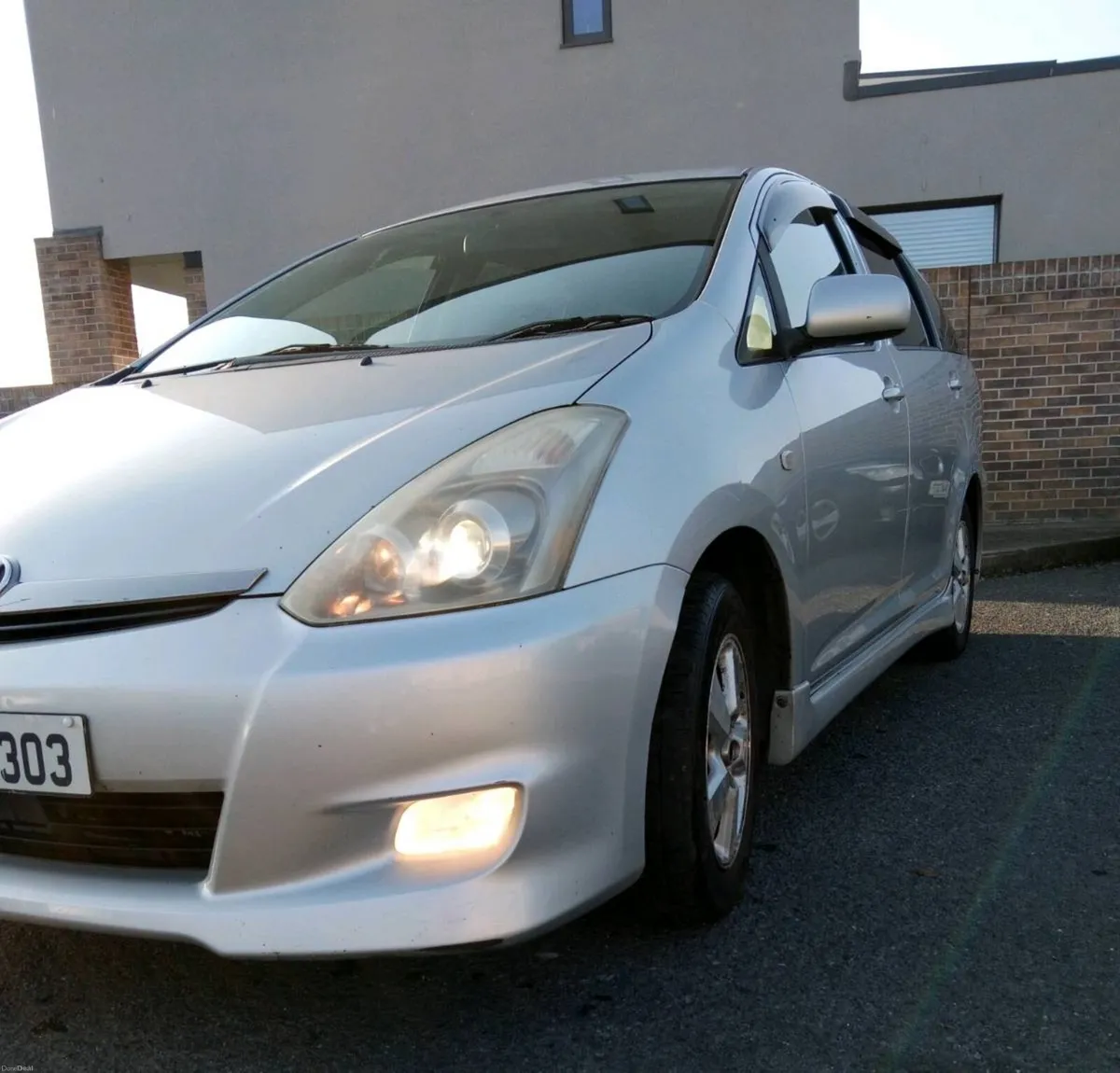 07 TOYATO WISH 7 SEATER - Image 1
