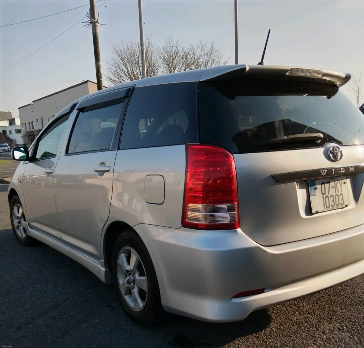 07 TOYATO WISH 7 SEATER - Image 3