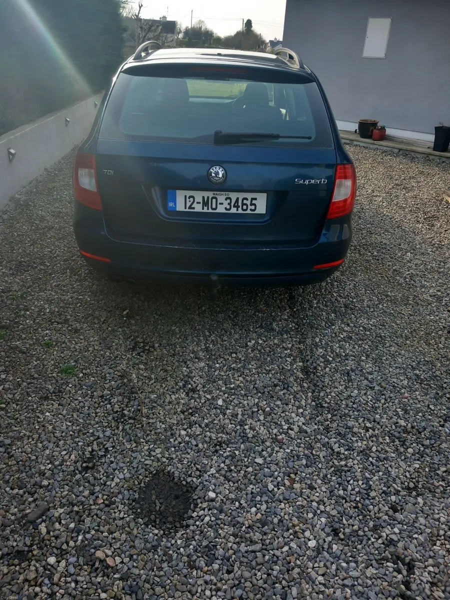 Skoda Superb 2012 - Image 2
