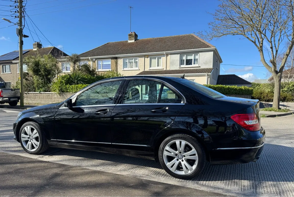 MERCEDES-BENZ C200 // NCT 03/27 // LOW MILEAGE - Image 3