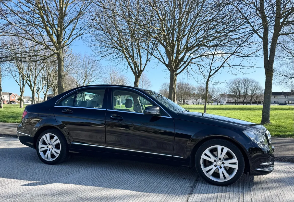 MERCEDES-BENZ C200 // NCT 03/27 // LOW MILEAGE - Image 1