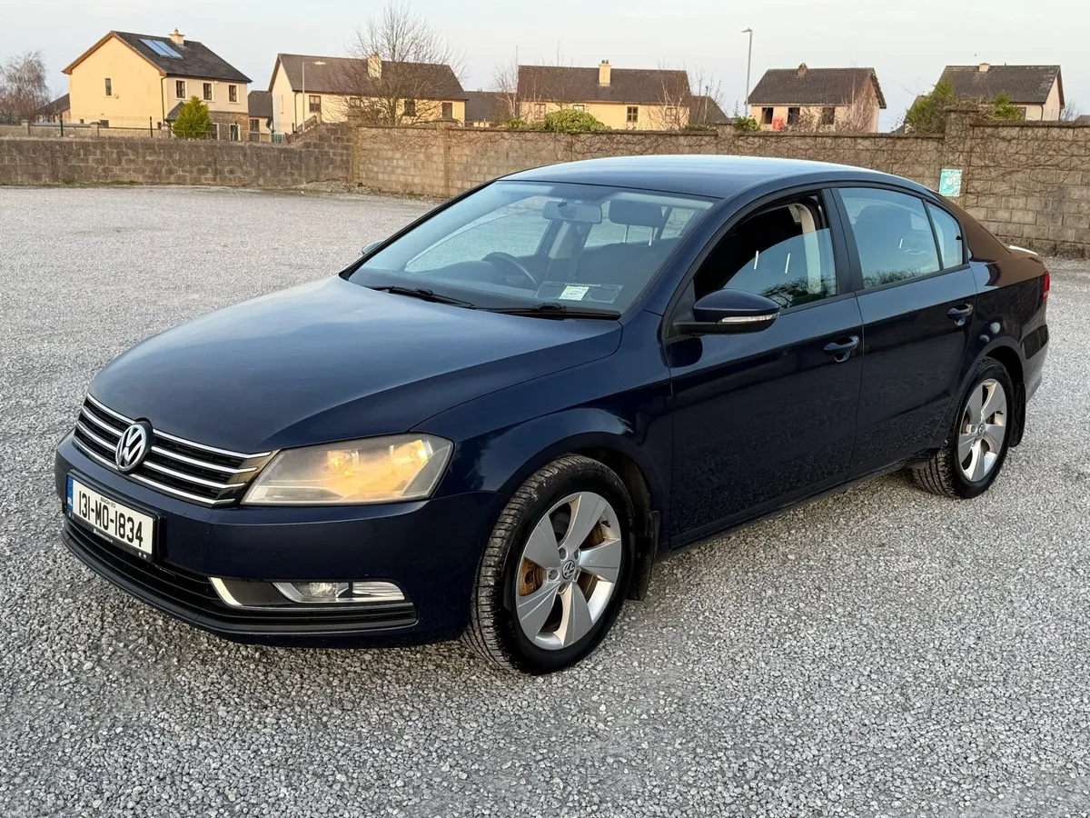 2013 Volkswagen Passat - Image 3