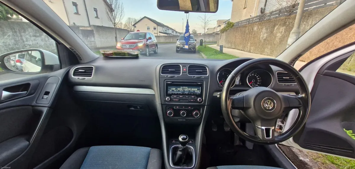 Volkswagen Golf 2012 - Image 2